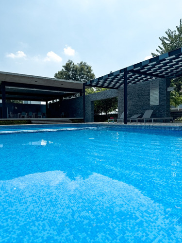 Amplia Casa De Lujo En Venta En Residencial Bajío Hábitat