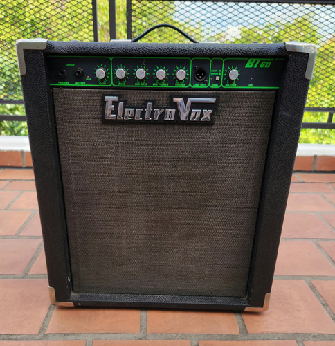 Amplificador Bajo Electrovox Transitores 60w 