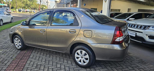 Toyota Etios Sedán 1.5 Flex 16V 4p Aut.