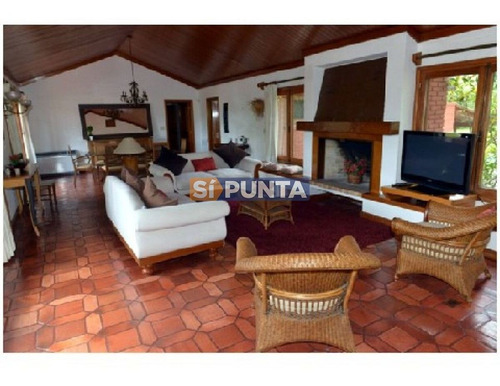 Imagen 1 de 7 de Casa En Venta - Playa Mansa