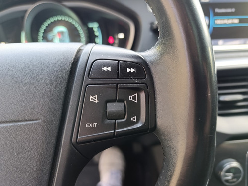Volvo V40 2014