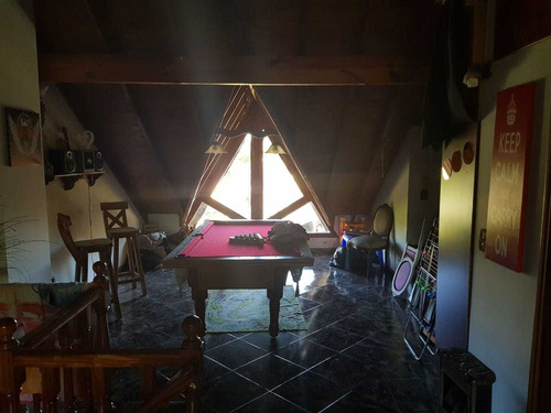 En Venta En Ciudad Jardin Triplex 5 Ambientes 3 Baños , Jardin Con Cochera Cubierta Con Rejas Al Frente, Living Comedor Amplio ,toilet, Cocina Comedor F: 8545