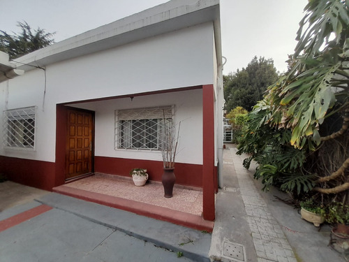 Se Vende Casa Ciudad De Las Piedras, 25 De Mayo Casi Aparicio Saravia.