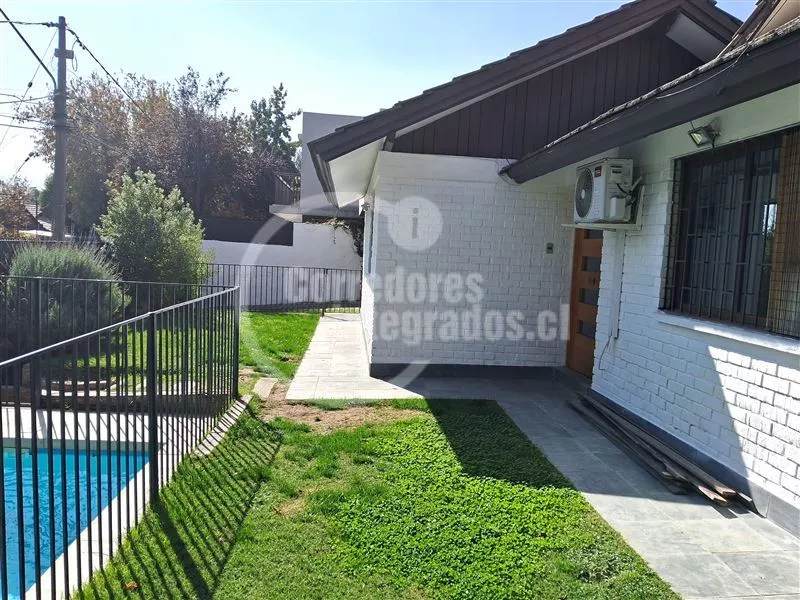 Linda Casa En Arriendo De 3 Dorm. En Las Condes