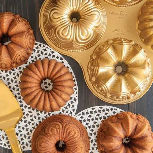 Molde Quartet Bundt Nordic Ware® 9 Tazas (2,1 Ltrs.) Color Dorado