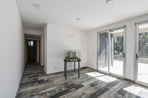 Imagen 11 de 22 de Departamento De 1 Dormitorio En Venta Con Cochera Aldea Fisherton