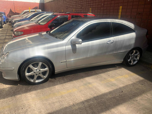 Imagen 1 de 8 de Mercedes-benz 220 220 Turbo Diésel