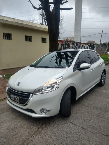 Imagen 1 de 9 de Peugeot 208 2015 1.6 Allure Touchscreen
