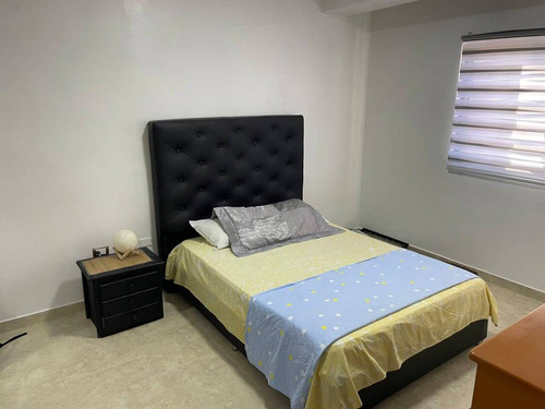 Iris H. Vende Apartamento (69m2). Guayabal .naguanagua.