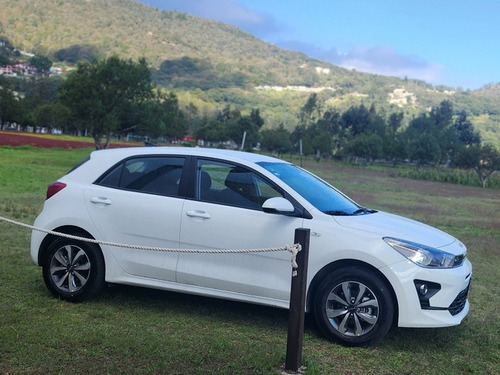 Kia Rio 1.6 Lx Hatchback At