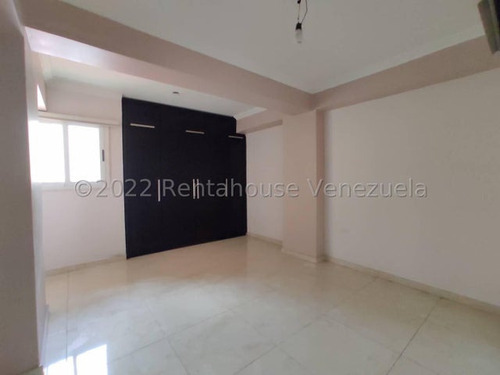 Apartamento En Venta Urb San Isidro Suites 23-1894 Apd