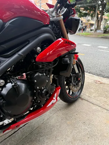 Triumph Speed Triple 1050 ( No Abs ) 2011