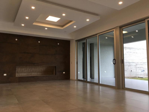 Imagen 29 de 30 de Casa En Venta De Una Planta 3 Dormitorios Quincho Y Pileta Cañuelas Country Golf