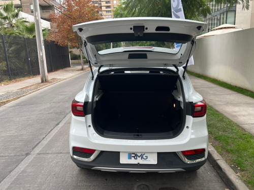 MG Zs STD I.5 MT AC