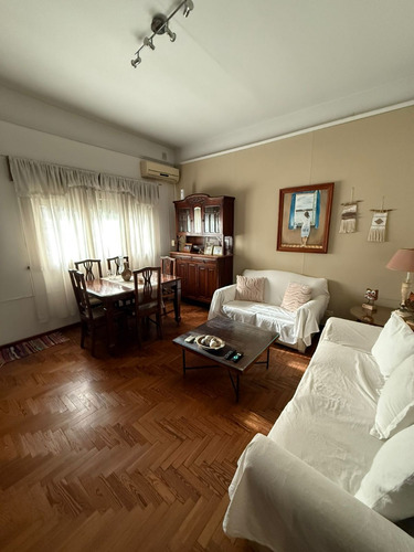 En Venta Lote De 8.66x47.82 Con Edificacion Casa 6 Amb C/ Gge, Fdo Libre, Quincho Y Pileta En Lanus (219)