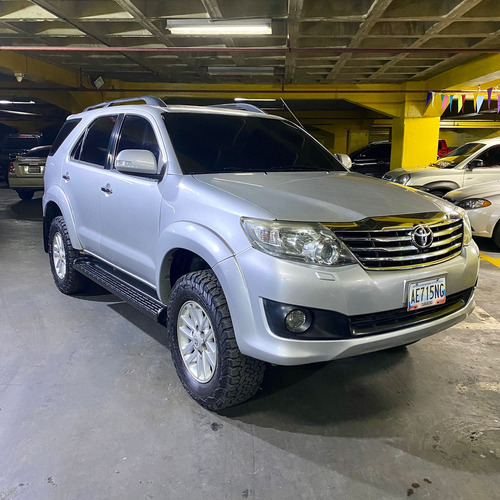 Toyota  Fortuner  4x4