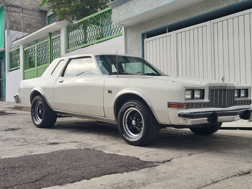 Dodge Dart 82 Clasico