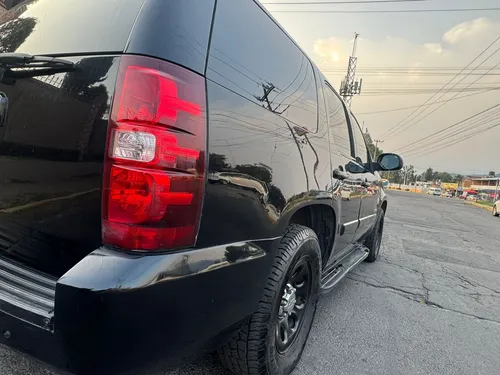 Chevrolet Tahoe 2 filas de asientos de piel