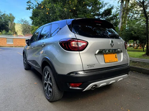 Renault Captur 2.0 Intens Automática