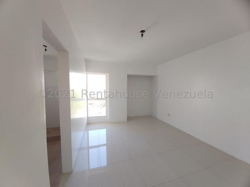 Imagen 12 de 30 de Apartamentos En Venta En Triangulo Del Este Barquisimeto Lara -- 23-18395 Vip-