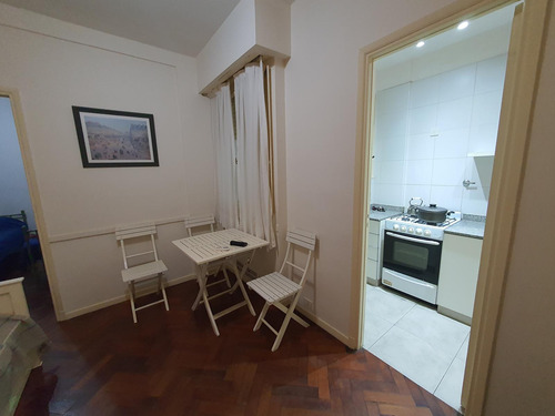 Venta - Departamento 2 Ambientes En Recoleta. Excelente Ubicación. 34 M2.
