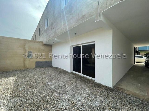 Imagen 9 de 9 de Townhouse Duplex A Estrenar, En Obra Limpia. Ubicado En Santa Irene, Punto Fijo, Circuito Cerrado.