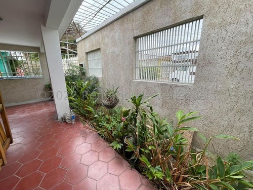Imagen 5 de 30 de Casa En Venta Fundalara Este Barquisimeto, Calle Cerrada, Cerco Electrico, Amplio Estacionamiento, Servicio De Agua Constante, Info. 0424-5337900, Nds 02/06