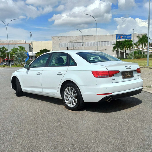 Audi A4 2017 2.0 Tfsi Attraction S-tronic 4p