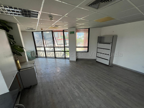 Oficina En Alquiler En Las Mercedes. Sw Mls #25-4418