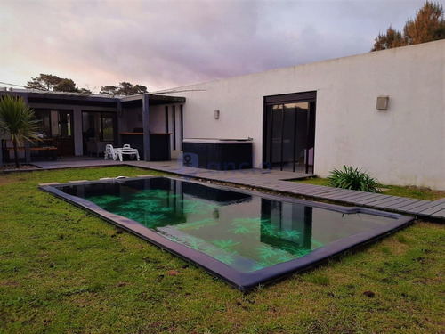 Punta Del Este, Zona Tio Tom - Ref: 1066