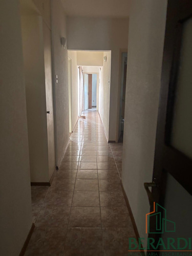 Venta - La Blanqueada- Preciosa Casa 5 Dorm, 4 Baños, Piscina, Barbacoa Y Depósito