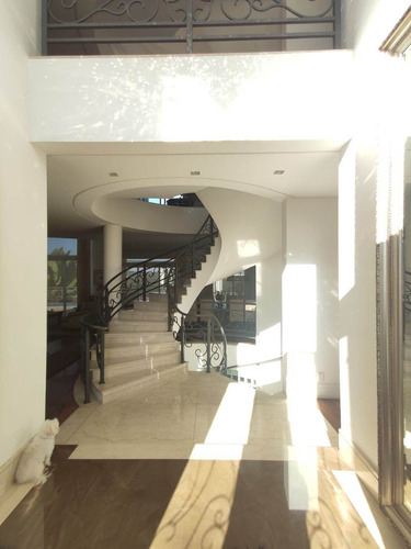 Tamboré 10 | Casa Alto Padrão | Vista Para Reserva | Piscina Aquecida | Adega Climatizada | Sala De Ginástica | 4 Suítes - Cnc1199