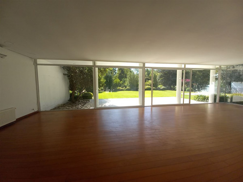 Casa En Arriendo De 4 Dorm. En Colina