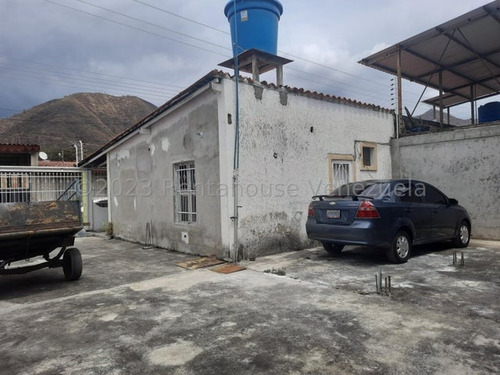 Imagen 8 de 10 de Casa En Venta En Urb. Carmen Elina, San Juan De Los Morros. 23-24540