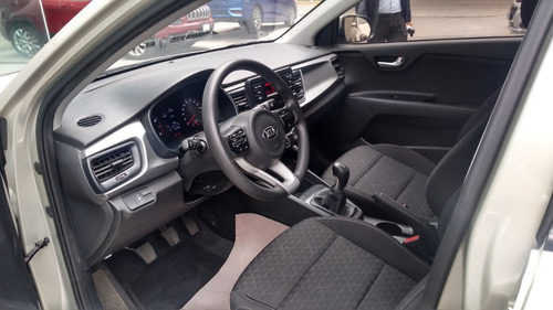 Imagen 10 de 15 de Kia Rio Sedan L Std 2020 Credito 20% Eng 48 Mss Acepto Autos