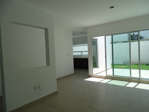 Hermosa Residencia En La Cima De Autor, 3 Habitaciones, Estudio O 4ta Recamara.