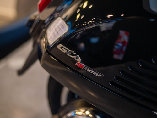 Vespa Gts 300 Super Negra Modelo 2023 Entrega Ya