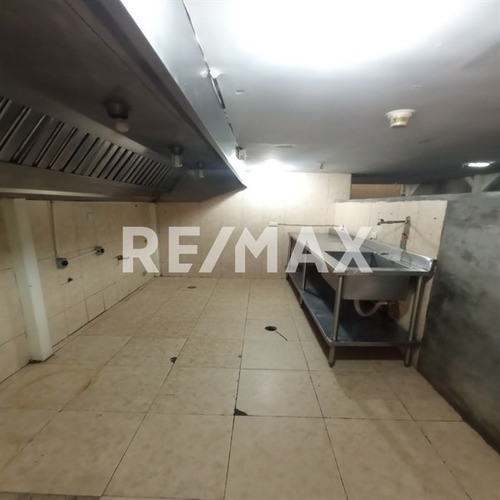 Alquiler De Local Comercial La Candelaria 94mts/1b