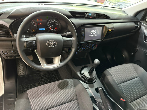 Imagen 9 de 10 de Toyota Hilux 2.4 C/s 4x4 Tdi Dx 150cv