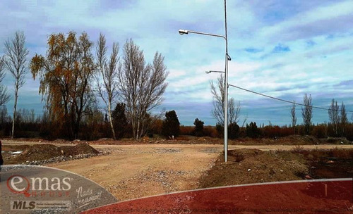 Imagen 4 de 11 de Emas House Vende Lote De 255 M2 En Loteo Contadores, Neuquén