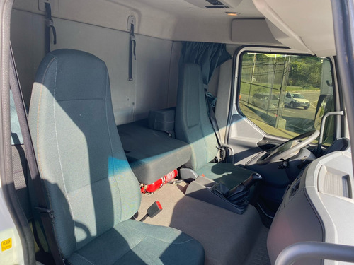 Volvo Vm 270 Cabine Leito Ano 2022 Sider 8 Metros 14 Paletes