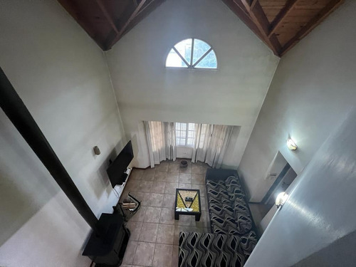 Imagen 6 de 30 de Venta De Casa Con Pileta Ubicada En 20 De Junio 1317 En Bella Vista