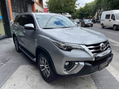 Toyota Sw4 2.8 Srx 177cv 4x4 7as At 2017 Cassano Automobili