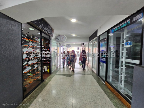Oportunidad De Inversion Local En Venta En Cc Galeria Plaza Remodelado Listo Para Firmar Alto Trafico Inicia Tu Negocio Estef 25-23064