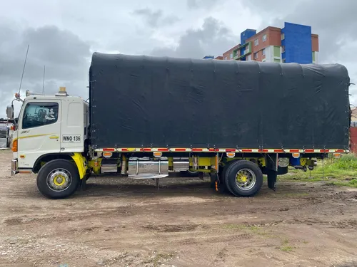 Camión Hino Gh 1721