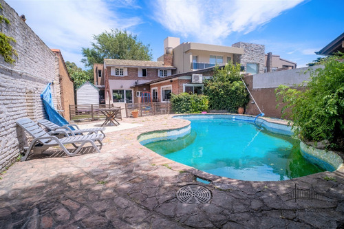 Imagen 1 de 9 de Casa 5 Amb Con Gran Parque Y Piscina En La Florida