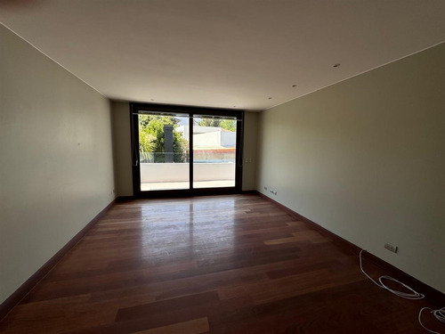 Moderna En Condominio Cercana A Colegios, Centro Comercial