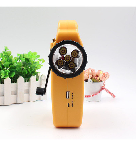 Radio Con Energía Solar: Linterna De 5 Led, Cargador Usb, Em
