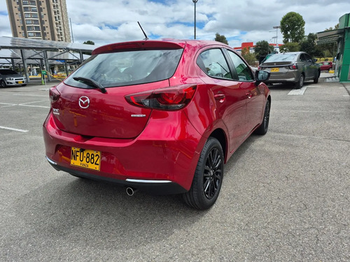 Mazda 2 Touring Carbon Edition At  1.5