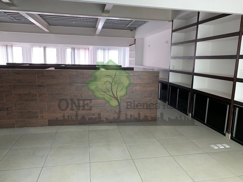 Oficina En Renta En Arboledas, Sobre Calz. De Los Jinetes